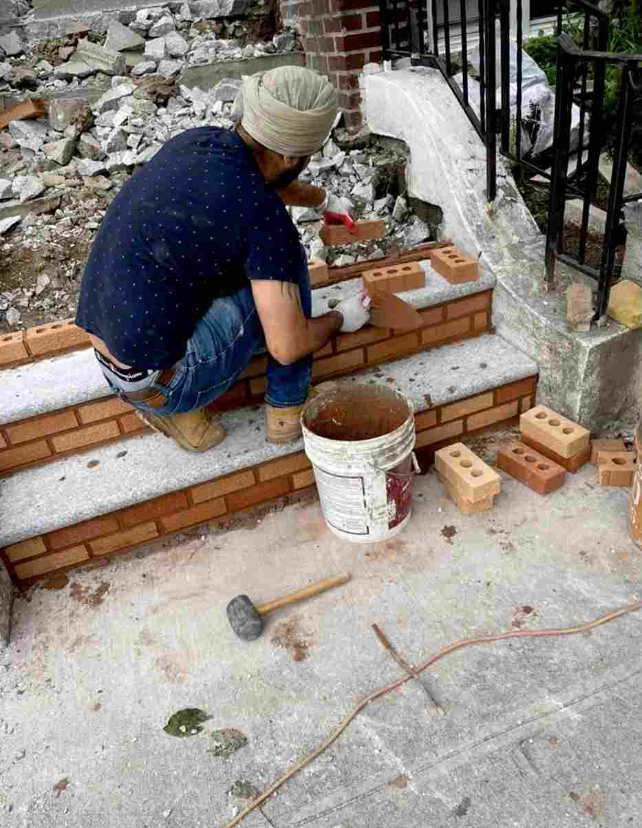 At CSB Construction, we specialize in delivering top-quality concrete work for residential, commercial, and industrial projects. From foundations and driveways to custom patios and structural components, we ensure precision, durability, and aesthetic appeal in every project.